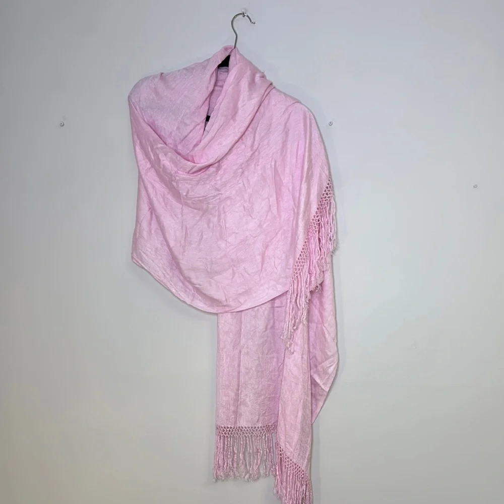 Theodora & Callum Pink Shimmer Wrap - Picture 6 of 6